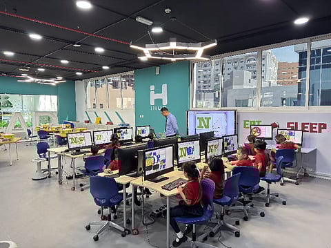 أول مختبر ابتكار مدرسي في دبي يعزز مهارات الذكاء الاصطناعي للطلبة