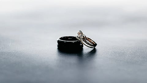 من فوضى العشرينيات إلى زواج القناعة..جيل زد يؤجل الزواج