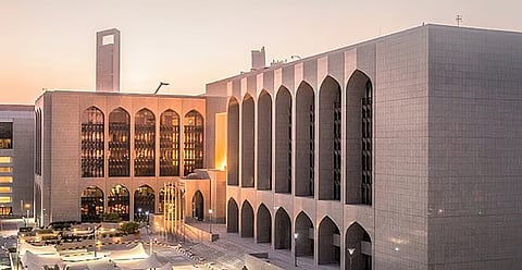 رئيس الدولة يعزز استقرار النظام المالي في الإمارات بقانون اتحادي جديد