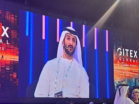 وزير إماراتي يحذّر: فيديوهات استثمارية مزيفة تحمل اسمي تنتشر عبر الإنترنت