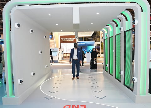 كُشف النقاب عن نفق القياسات الحيوية في جيتكس. الصورة: شرطة دبي