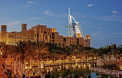 السر ليس برج العرب: رواد الضيافة يكشفون عن "المكون السري" لنجاح الإمارات