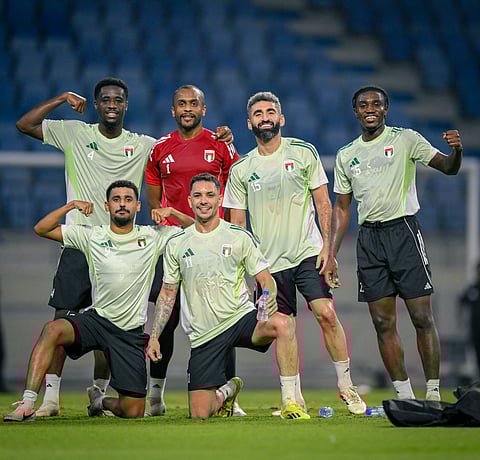الأبيض الإماراتي يبدأ معسكره استعداداً لمواجهة العراق في التصفيات المؤهلة للمونديال
