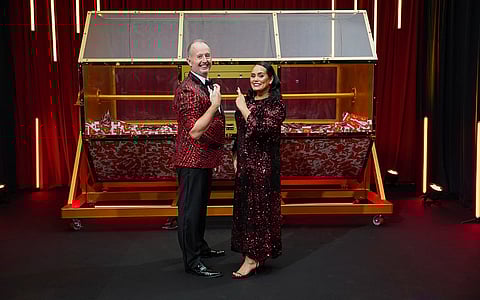 حلاق بنغلاديشي يفوز بسيارة فاخرة في"بيغ تيكيت"