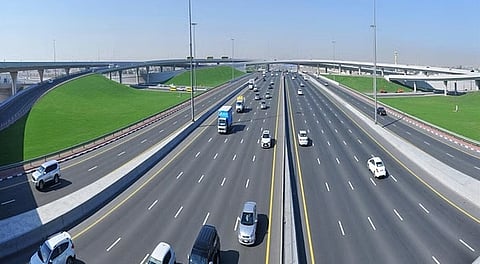 طرق رئيسية جديدة لتحسين تدفق حركة المرور بالشارقة