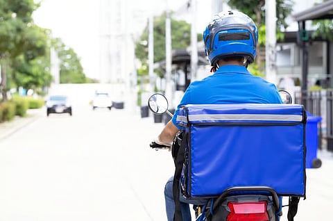 صفر حوادث لدراجات التوصيل في عجمان خلال 6 أشهر