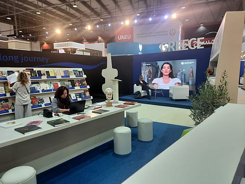 الإغريق في الشارقة: لقاء عالمي بين أسطورة الأدب وروح المعرفة