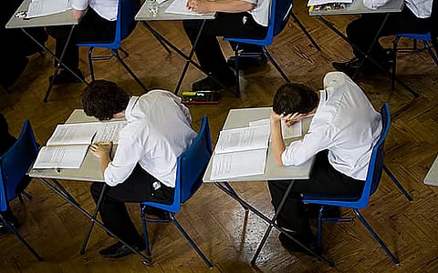 مدارس في الإمارات تؤجل الامتحانات النهائية اليوم