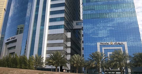 "بتروفاك": الموظفون يتسلمون رواتب 19 يوماً.. وأزمة تعويض فترة الإشعار تلوح في الأفق