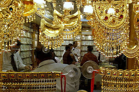 دبي: أسعار الذهب ترتفع 5 دراهم للجرام