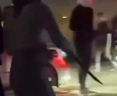 ضبط شابة تحمل سيفاً في احتفالات العيد الوطني بالفجيرة