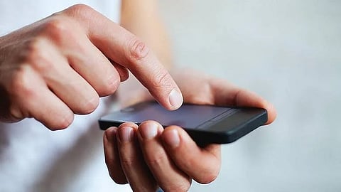 100ألف درهم غرامة وسجن لنشر معلومات كاذبة أو شائعات برأس الخيمة