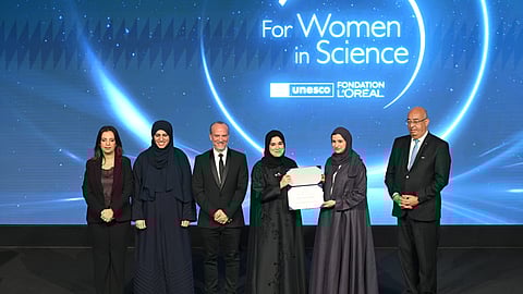 عائشة الشحي.. إماراتية تطوع "ذكاء الآلة" لخدمة الإنسانية