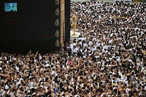 السعودية: إيقاف شركة عمرة ووكيل خارجي لإخفاقات الإقامة