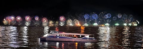 رأس السنة الجديدة.. يخوت دبي تبحر رغم التحذيرات الجوية