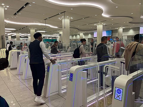 قبل 4 ساعاتٍ من الإقلاع.. مطارات الإمارات ترفع حالة التأهب لاستقبالِ مسافري 2026