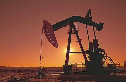 اسعارالنفط .. فائض 2026 يلجم تداعياتِ التدخل الأمريكي في فنزويلا