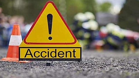 حادث مروري في أبوظبي يودي بحياة 3 أشقاء هنود ومساعدتهم المنزلية