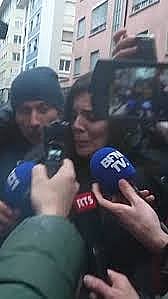 بين الرماد والدموع.. صاحبة الحانة السويسرية تبكي ضحايا حريق رأس السنة