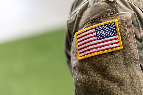 جندي أمريكي في مركز يشرف على تنفيذ خطة ترامب لإنهاء الحرب في غزة، في كريات جات، جنوب إسرائيل 17 نوفمبر 2025