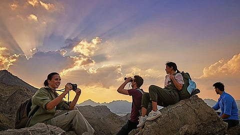 طقس غائم جزئياً وحرارة تنخفض إلى 18 درجة مئوية