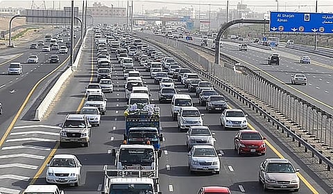 شرطة دبي تحذر من ازدحام مروري على شارع الشيخ محمد بن زايد