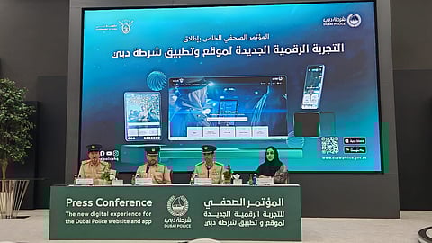 "منصة المحامين" الجديدة في شرطة دبي تنهي عصر المعاملات الورقية