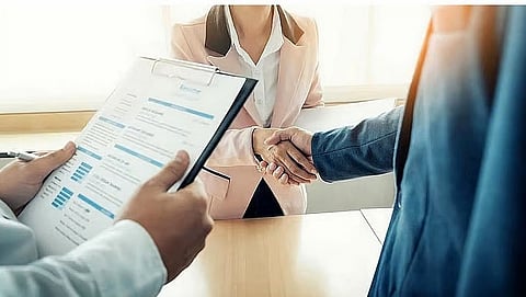 وظائف الإمارات.. الذكاء الاصطناعي شرطاً للعبور