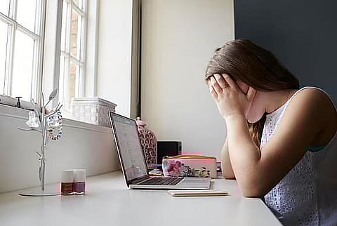 خبراء الإمارات: الإدانة على منصات التواصل "عقوبة بلا قانون"