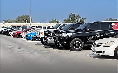 إنذار أخير من بلدية الشارقة.. 4 أيام لاستلام المركبات المحتجزة قبل بيعها