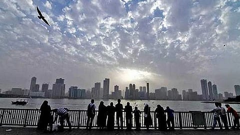 الحرارة تنخفض في دبي وأبوظبي إلى 16 درجة مئوية