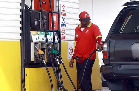 تكلفة ملء خزان الوقود بالكامل بالإمارات في فبراير