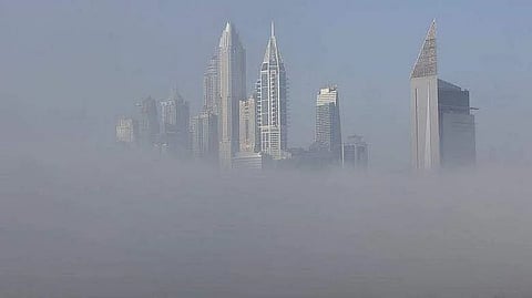 تحذير من ضباب كثيف و14 مئوية الحرارة في أبوظبي