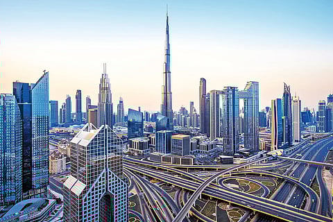 استقرار دبلوماسي وازدهار اقتصادي في الإمارات رغم التوترات الإقليمية