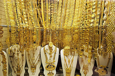 بين واشنطن وطهران..أسعار الذهب في دبي "تتنفس الصعداء"