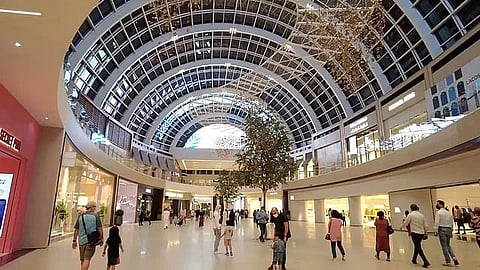 دبي الآمنة.. تضامن الجيران يعيد طفلتين مفقودتين