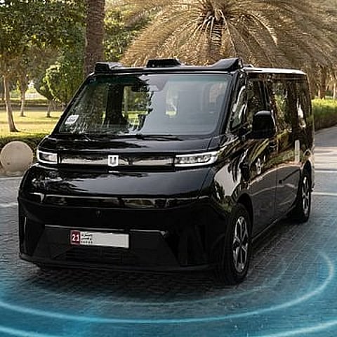 أبوظبي توسع نطاق "الروبوتاكسي" ليشمل مناطق حيوية جديدة