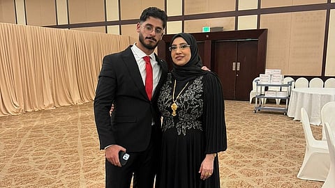 رحيل على أعتاب التخرج.. "علي" يغادر ووالده يتسلم شهادته