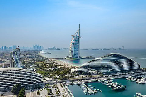 سجلت قطاعات الفنادق والضيافة في دبي نتائج مبهرة في عام 2025.
