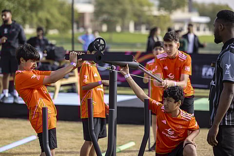 أبطال الغد في عرين الكبار.."ألعاب دبي" تصنع جيل القمة بروح الفريق الواحد