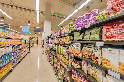 بخصومات رمضانية 70%..أسواق الإمارات تسابق الزمن