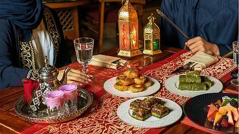 تجمع السحور في إيوان