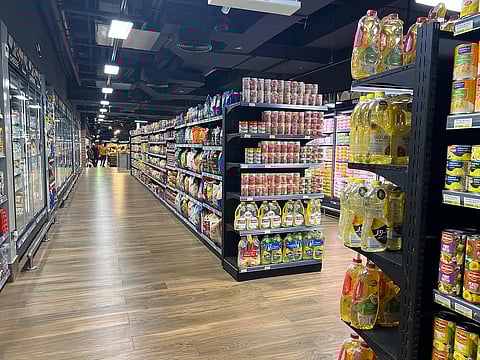 يُطلب من تجار التجزئة عرض السعر الحقيقي للمنتج بوضوح بخطوط كبيرة وواضحة