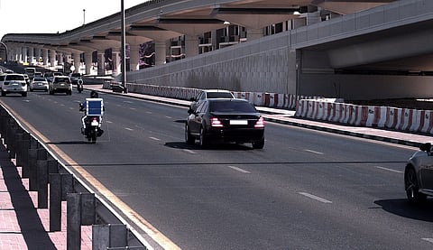 بين الـ 4 فجراً وعصراً: حكاية سكان دبي مع سلال التسوق الذكية