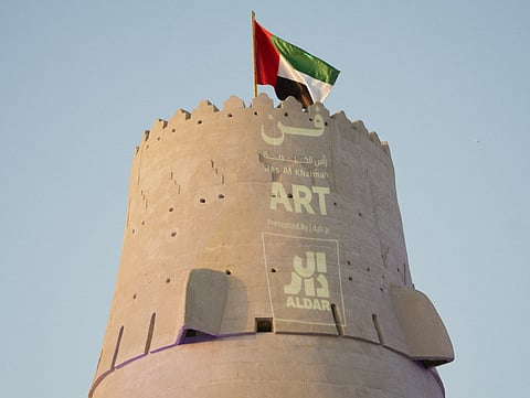 "رأس الخيمة للفنون".. حينما تنبض الأحجار التاريخية بروح "الحضارات" العالمية