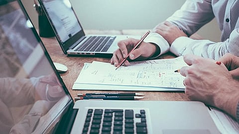 حوّل شغفك وأنشطتك اللاصفية إلى تذكرة عبور لأرقى الجامعات الأمريكية