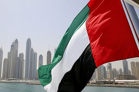 تغطية مباشرة: الدفاعات الجوية الإماراتية تتصدى لـ "وابل" من الصواريخ الباليستية الإيرانية