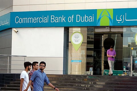 قال بنك دبي التجاري إن نموذج خدمته متعدد القنوات، بالإضافة إلى شبكة فروعه المنتشرة في جميع أنحاء البلاد، يضمن وصول العملاء دون انقطاع في جميع ظروف التشغيل.