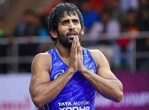 மல்யுத்த வீரர்கள் திருப்பியளிக்கும் பத்மஸ்ரீ விருது: முழு விவரம்