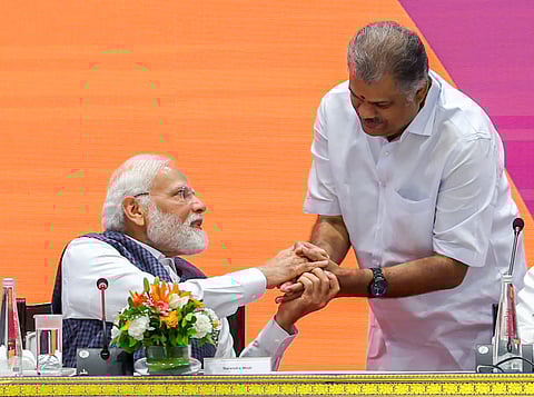 பிரதமர் நரேந்திர மோடியுடன் தமாக தலைவர் ஜி.கே. வாசன் (கோப்புப்படம்)